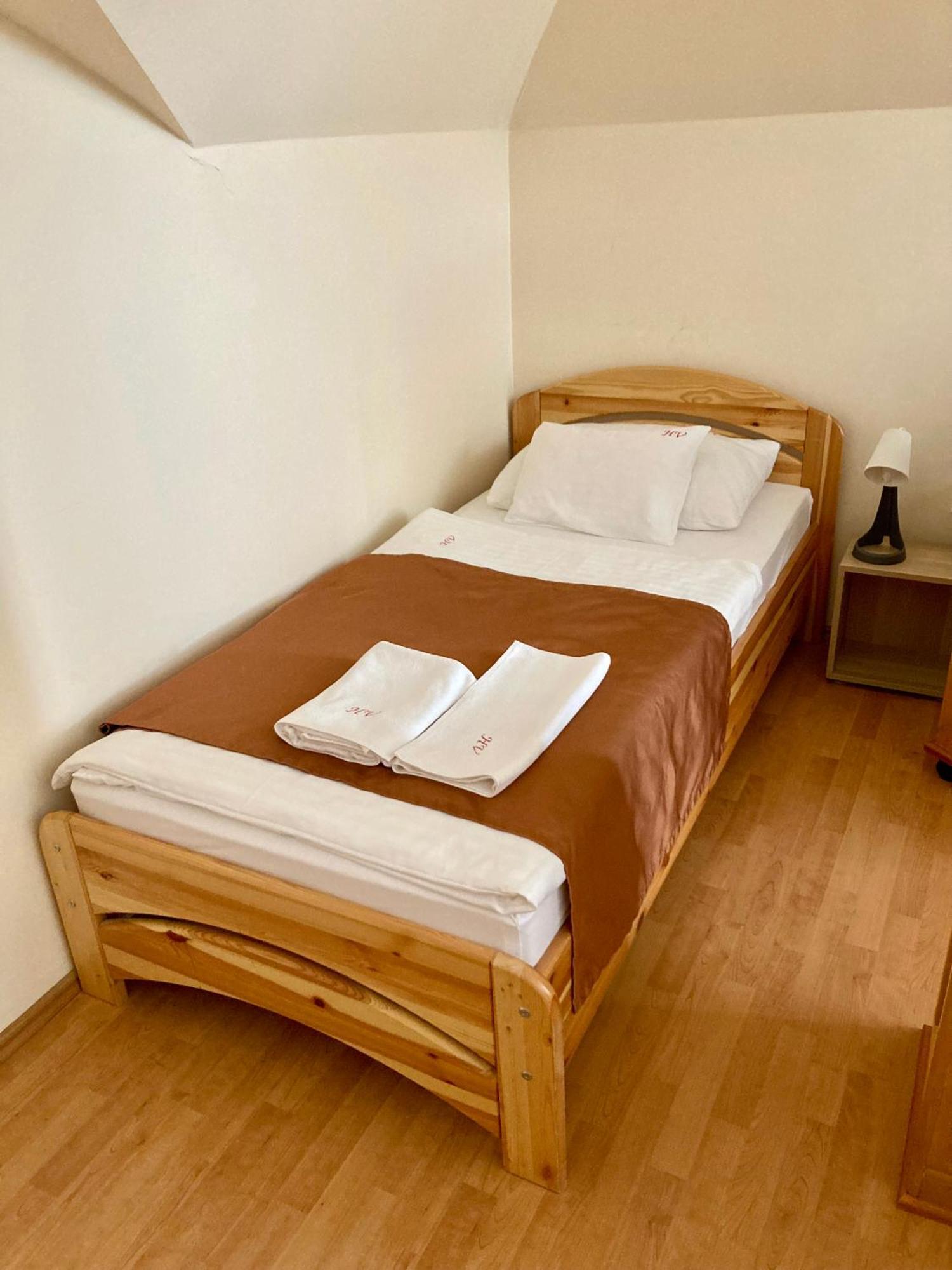 Het Vezer Apartmanhotel Komárom Cameră foto